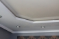 Spanndecke Lack Wei & Beige mit zweite Ebene und indirekter Beleuchtung